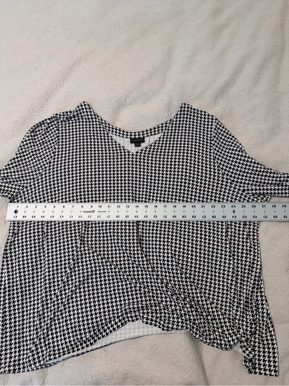 Black & White Wearever Collection Houndstooth V-Neck Women's Top 4X - Picture 7 of 12